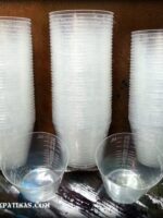 One ounce mixing cups